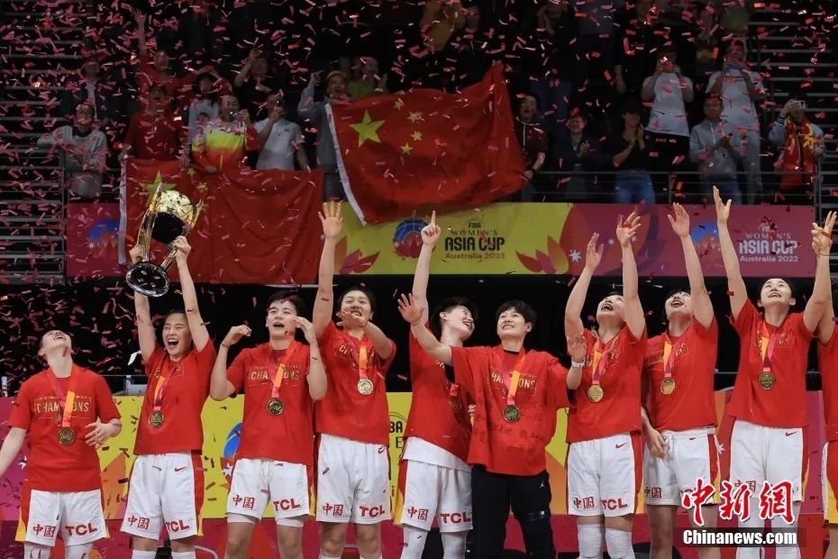 冰火两重天的2023：中国男篮重组奋战未果，女篮