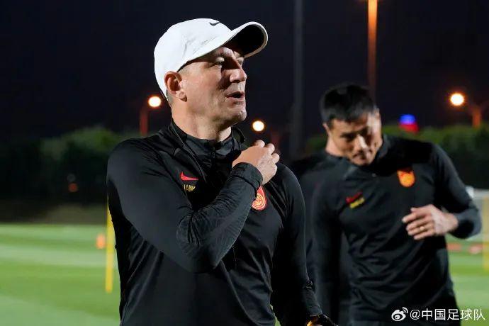 国足亚洲杯首战阵容更完整，扬科维奇打出“预