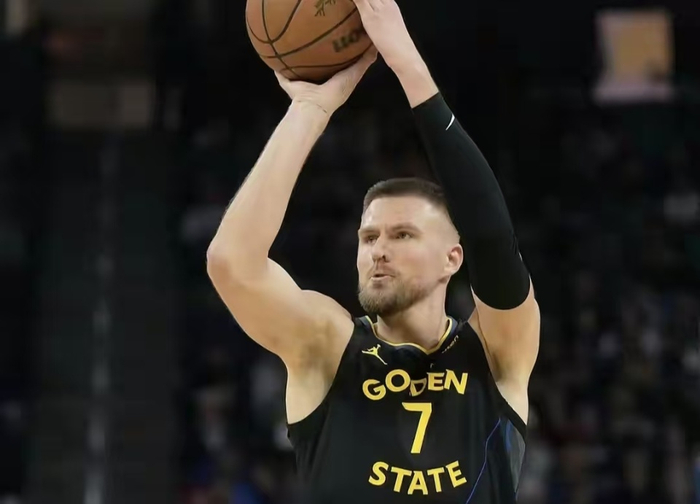 36岁德罗赞砍41+11创历史纪录，勇士错失最佳补强