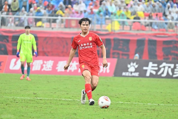 升班马对决首战零进球，重庆铜梁龙迎战辽宁铁