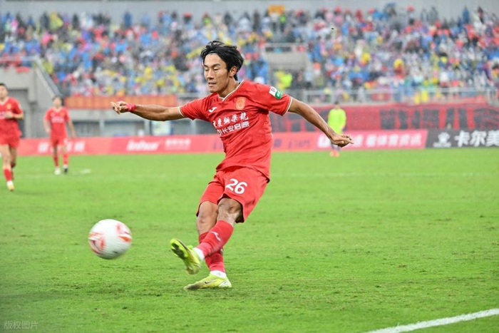 升班马对决首战零进球，重庆铜梁龙迎战辽宁铁