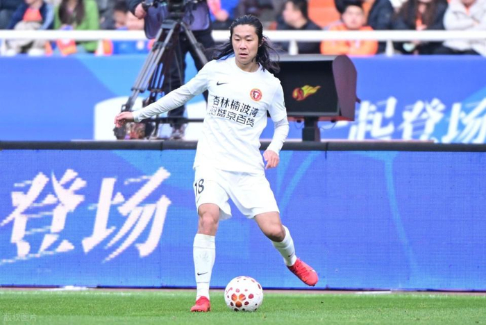 升班马对决首战零进球，重庆铜梁龙迎战辽宁铁