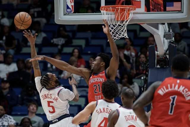 快船四连败遭鹈鹕双杀 鹈鹕冲附加赛再添胜绩