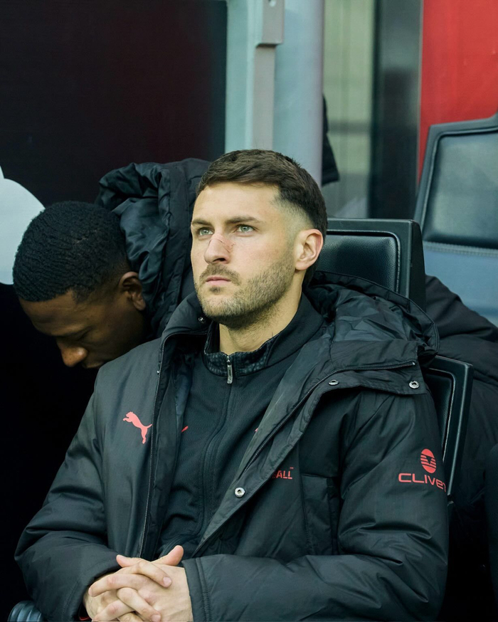 圣地亚哥·希门尼斯重返米兰，感恩球迷支持