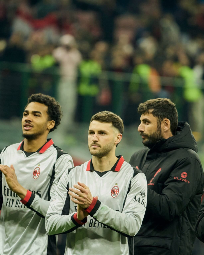 圣地亚哥·希门尼斯重返米兰，感恩球迷支持