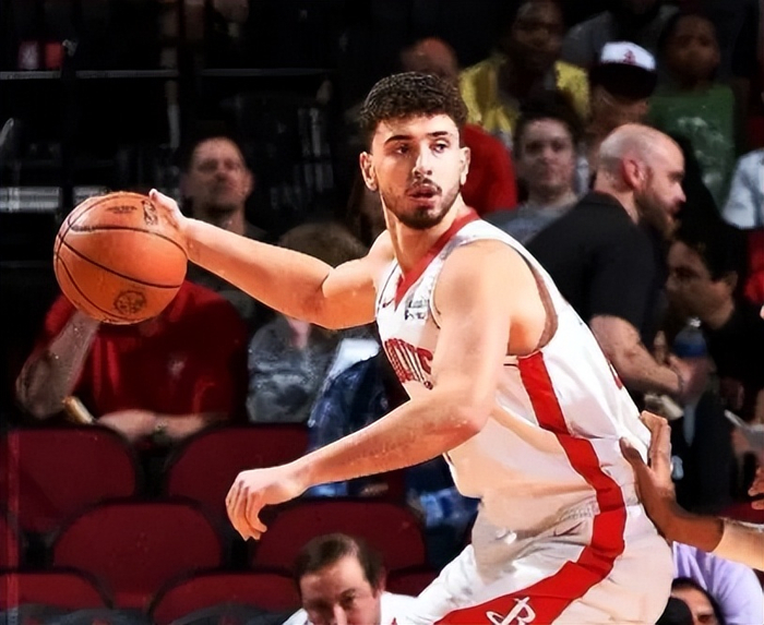 火箭四星三分低迷成进攻