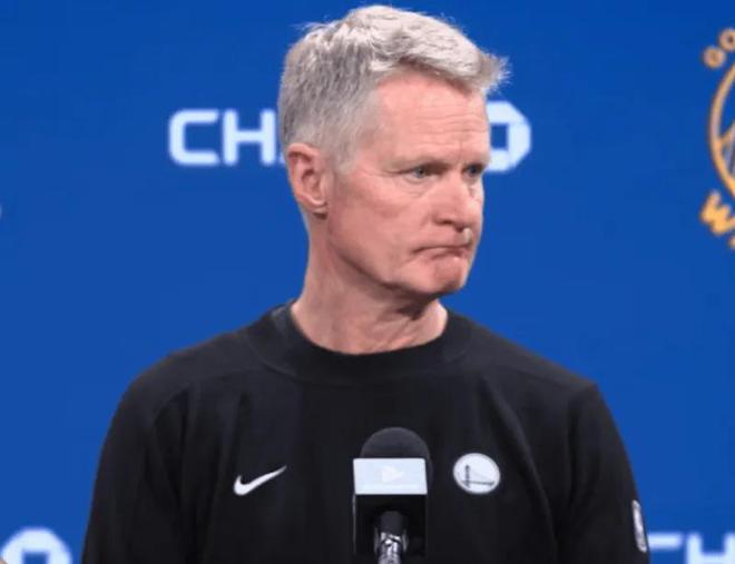 库里复出首战17分难掩起伏